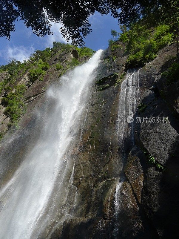 Mukabakinoyaki (縢 Falls) in Miyazaki, Japan